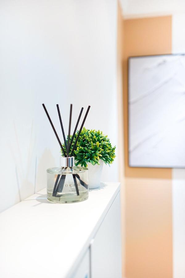 Shared Room At Lockhart Road 414 홍콩 외부 사진